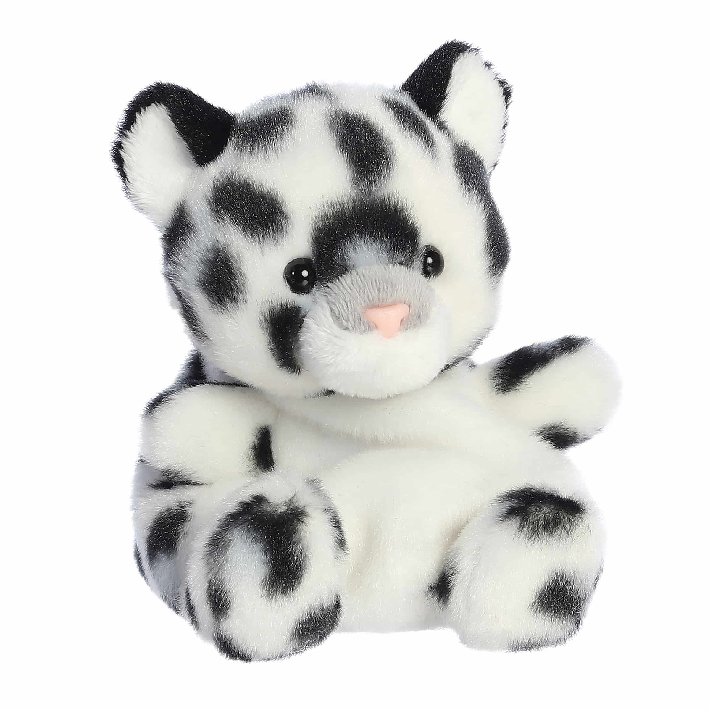 Alternative view of Kaia Snow Leopard